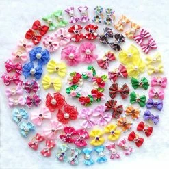 Wonderful Fong 50pcs / Pack Dog Hair Bows Paires Strass Perles Fleurs Topknot Mix Styles Dog Bows Pet