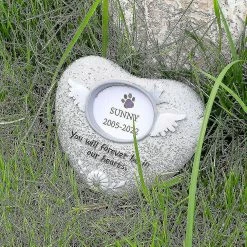 Unbrand Pet Memorial Tombstone Resin Dog & Cat Monuments Innovative Pet Tribute Statue -